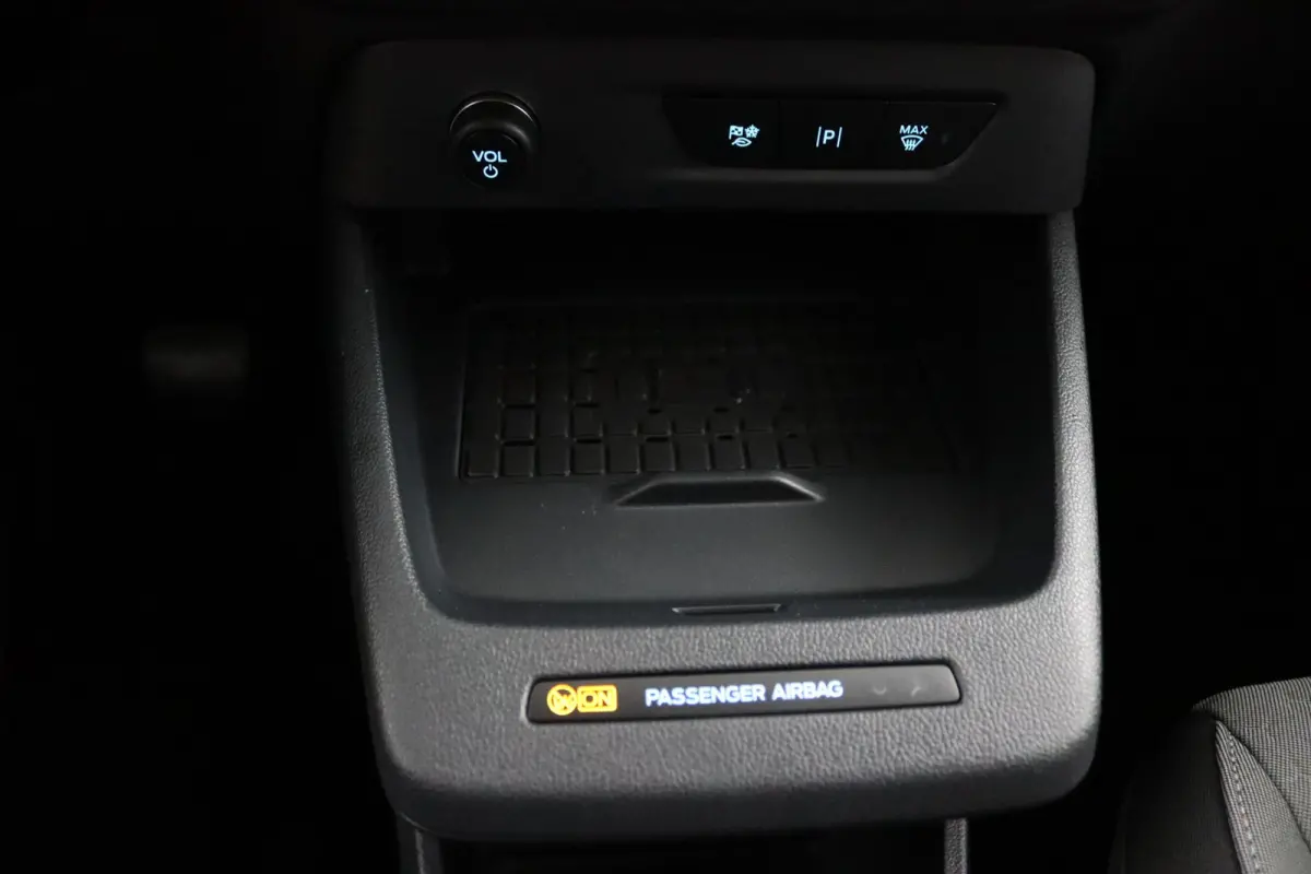 BEV Titanium €7.535,- korting !! | Achterlichten LED | Dagrijlicht LED | Driver assistance pack inclusief navigatie