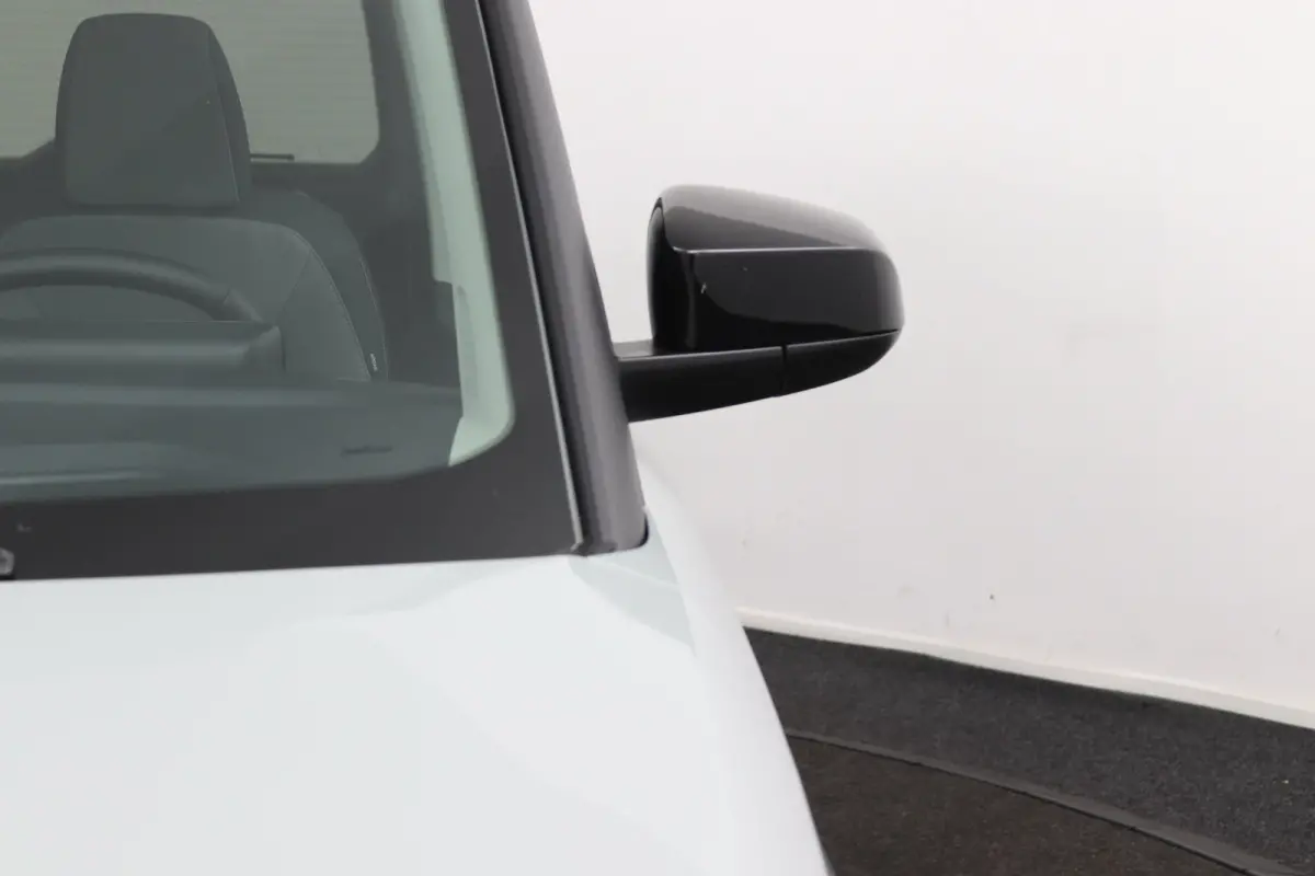 BEV Titanium €7.535,- korting !! | Achterlichten LED | Dagrijlicht LED | Driver assistance pack inclusief navigatie