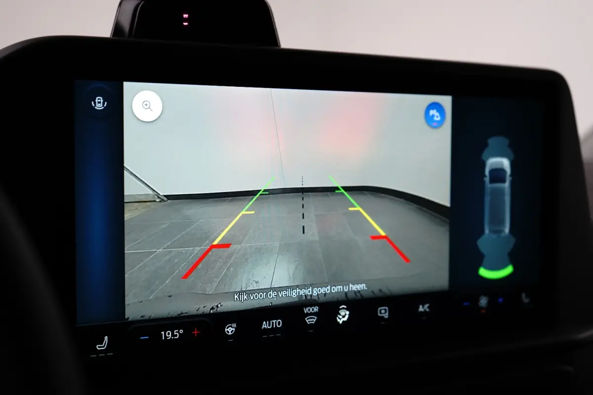 320 L1H1 Trend 71 kWh 218PK | 130km/u | Carplay | 2300kg Trekgewicht | Camera | 370km WLTP | 2 zitplaatsen rechtsvoor | Achteruitrijcamera | Bestuurdersstoel verwarmd