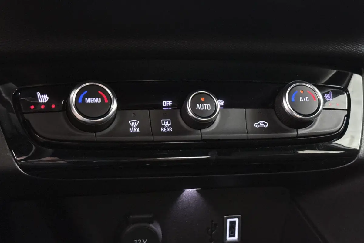 1.2 Turbo Hybrid GS 145 PK Keyless Trekhaak 17" Stoel-Stuurverwarming