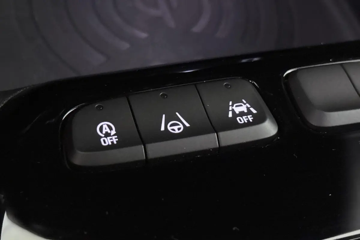 1.2 Turbo Hybrid GS 145 PK Keyless Trekhaak 17" Stoel-Stuurverwarming