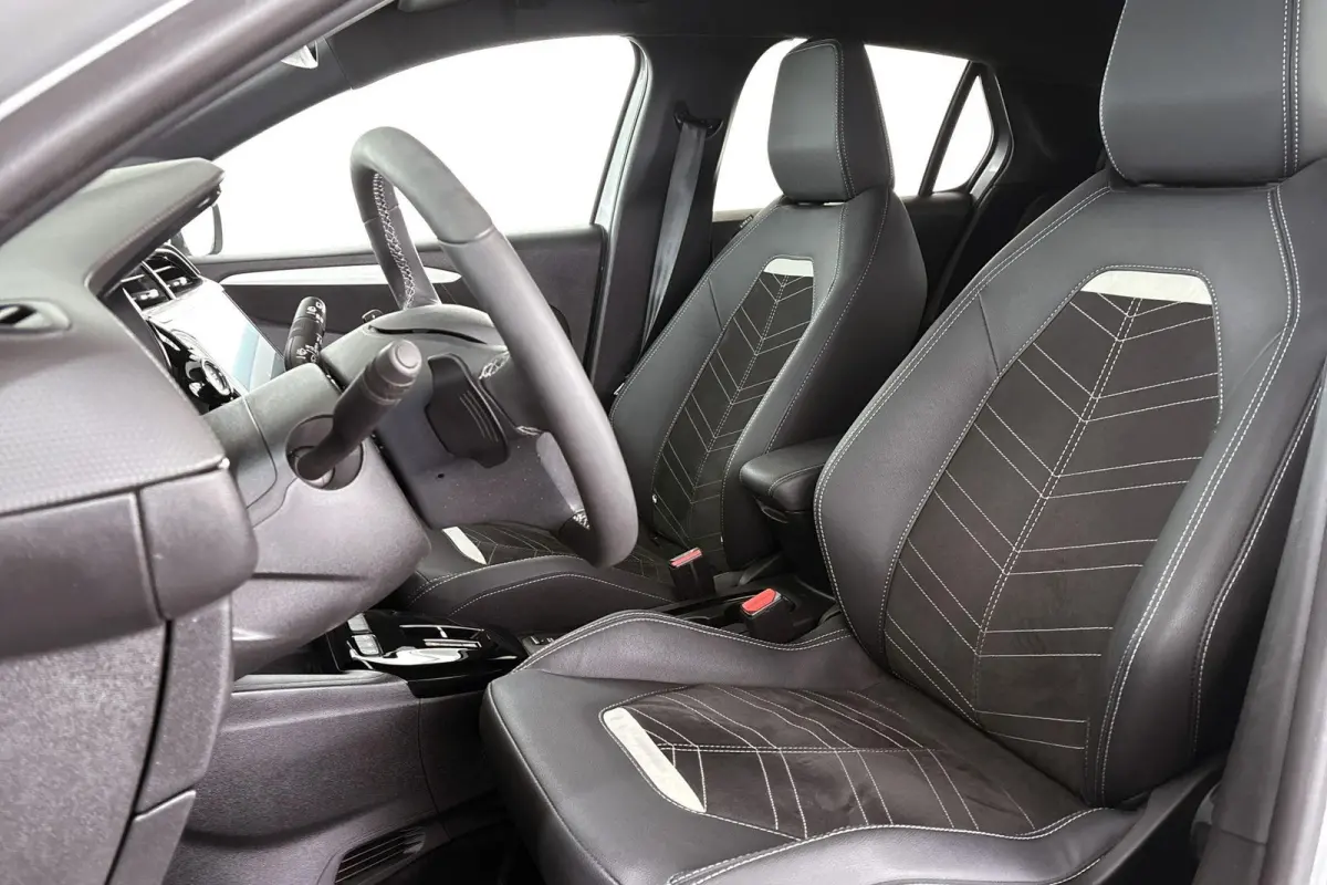 1.2 Turbo Hybrid GS 145 PK Keyless Trekhaak 17" Stoel-Stuurverwarming