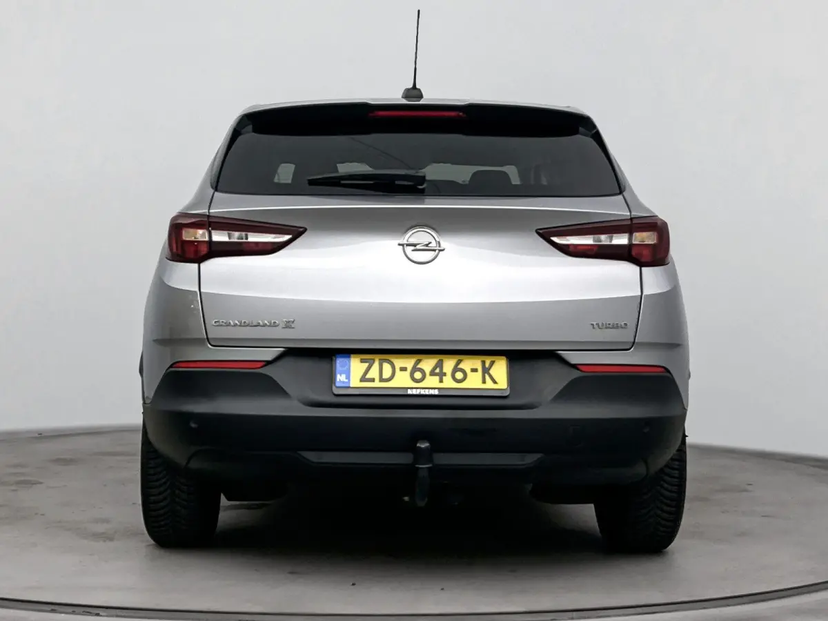 1.2 130pk Online Edition | Trekhaak | Lichtmetalen velgen | Climate control | Parkeersensoren | Cruise control |