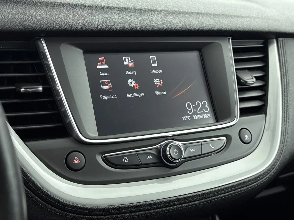 1.2 130pk Online Edition | Trekhaak | Lichtmetalen velgen | Climate control | Parkeersensoren | Cruise control |