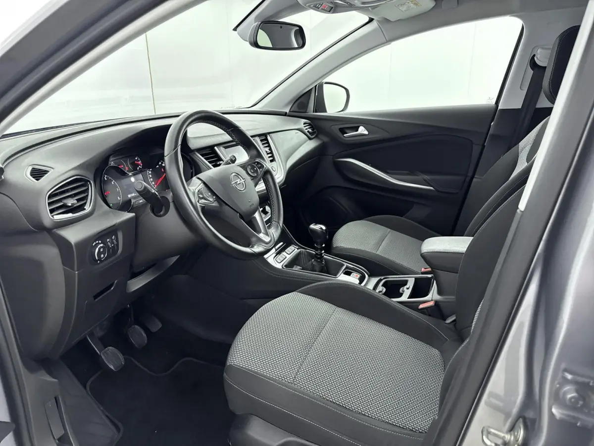 1.2 130pk Online Edition | Trekhaak | Lichtmetalen velgen | Climate control | Parkeersensoren | Cruise control |