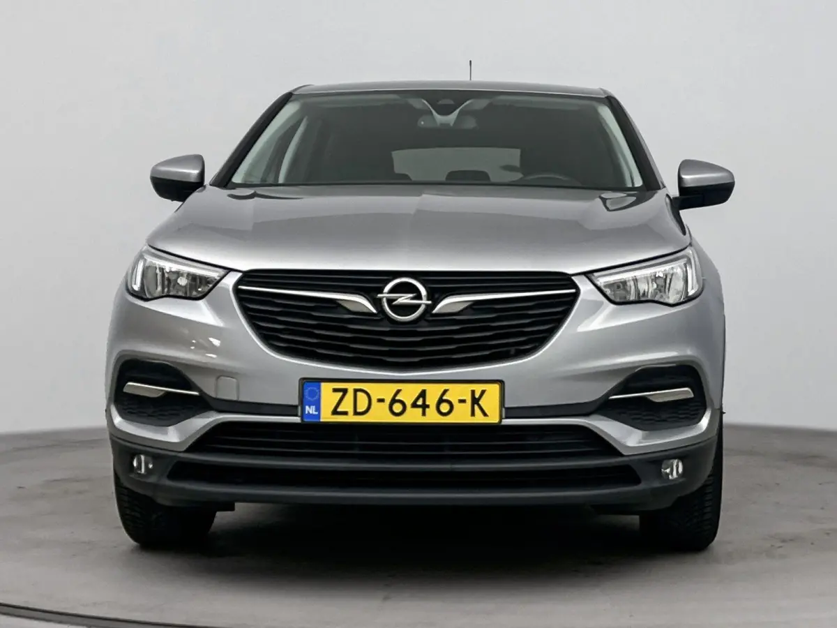 1.2 130pk Online Edition | Trekhaak | Lichtmetalen velgen | Climate control | Parkeersensoren | Cruise control |