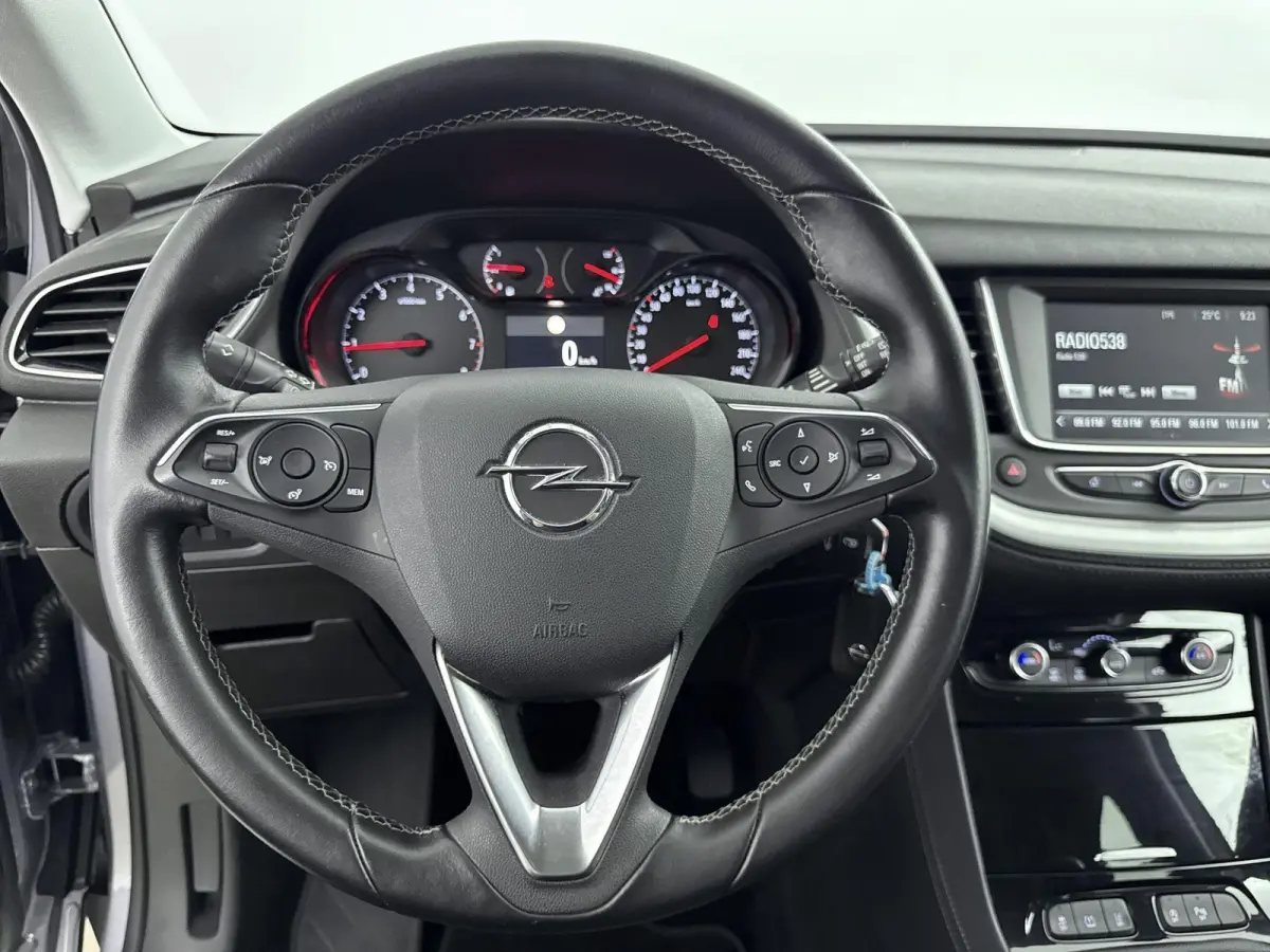 1.2 130pk Online Edition | Trekhaak | Lichtmetalen velgen | Climate control | Parkeersensoren | Cruise control |