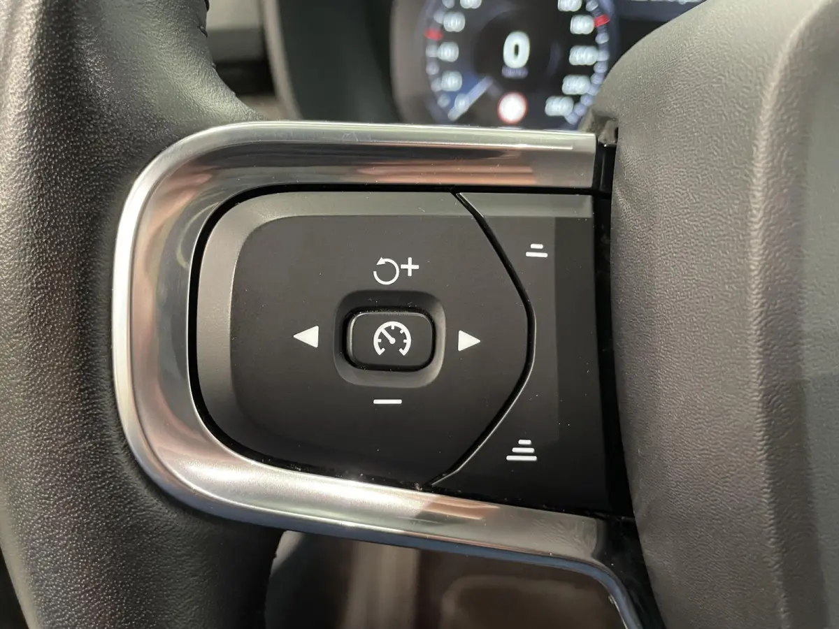 1.5 T5 Inscription Navigatie Apple Carplay Android Auto Camera Parkeersensoren Cruise Control Leder Full LED Stoel- en stuurverwarming Climate Control Lichtmetalen velgen