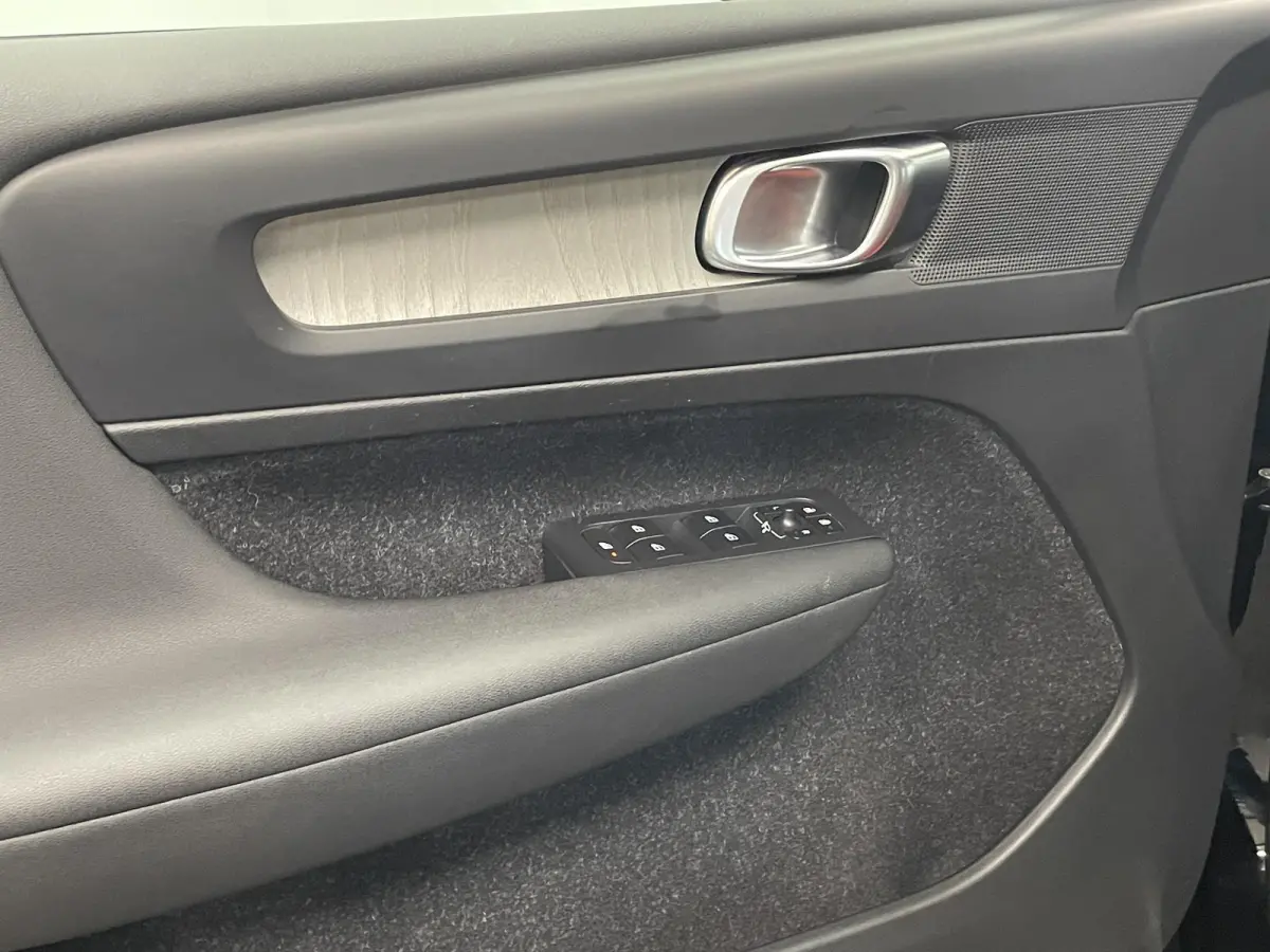 1.5 T5 Inscription Navigatie Apple Carplay Android Auto Camera Parkeersensoren Cruise Control Leder Full LED Stoel- en stuurverwarming Climate Control Lichtmetalen velgen