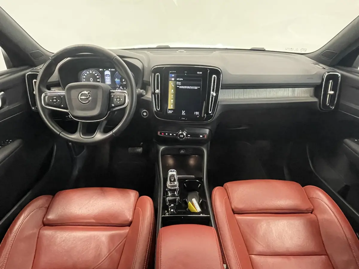 1.5 T5 Inscription Navigatie Apple Carplay Android Auto Camera Parkeersensoren Cruise Control Leder Full LED Stoel- en stuurverwarming Climate Control Lichtmetalen velgen