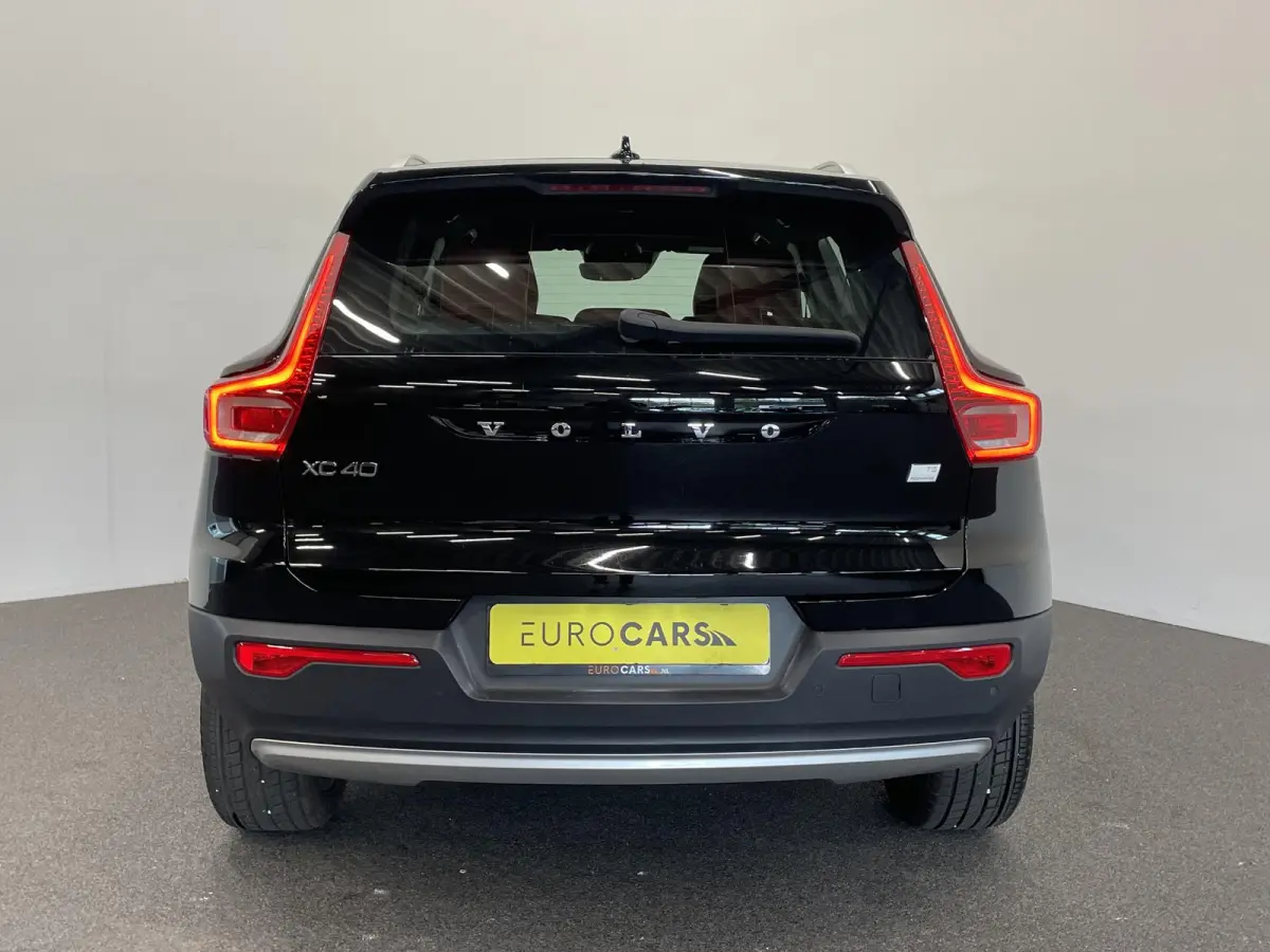1.5 T5 Inscription Navigatie Apple Carplay Android Auto Camera Parkeersensoren Cruise Control Leder Full LED Stoel- en stuurverwarming Climate Control Lichtmetalen velgen