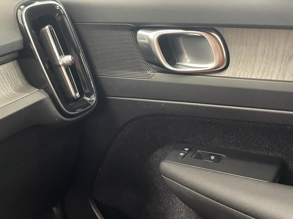 1.5 T5 Inscription Navigatie Apple Carplay Android Auto Camera Parkeersensoren Cruise Control Leder Full LED Stoel- en stuurverwarming Climate Control Lichtmetalen velgen