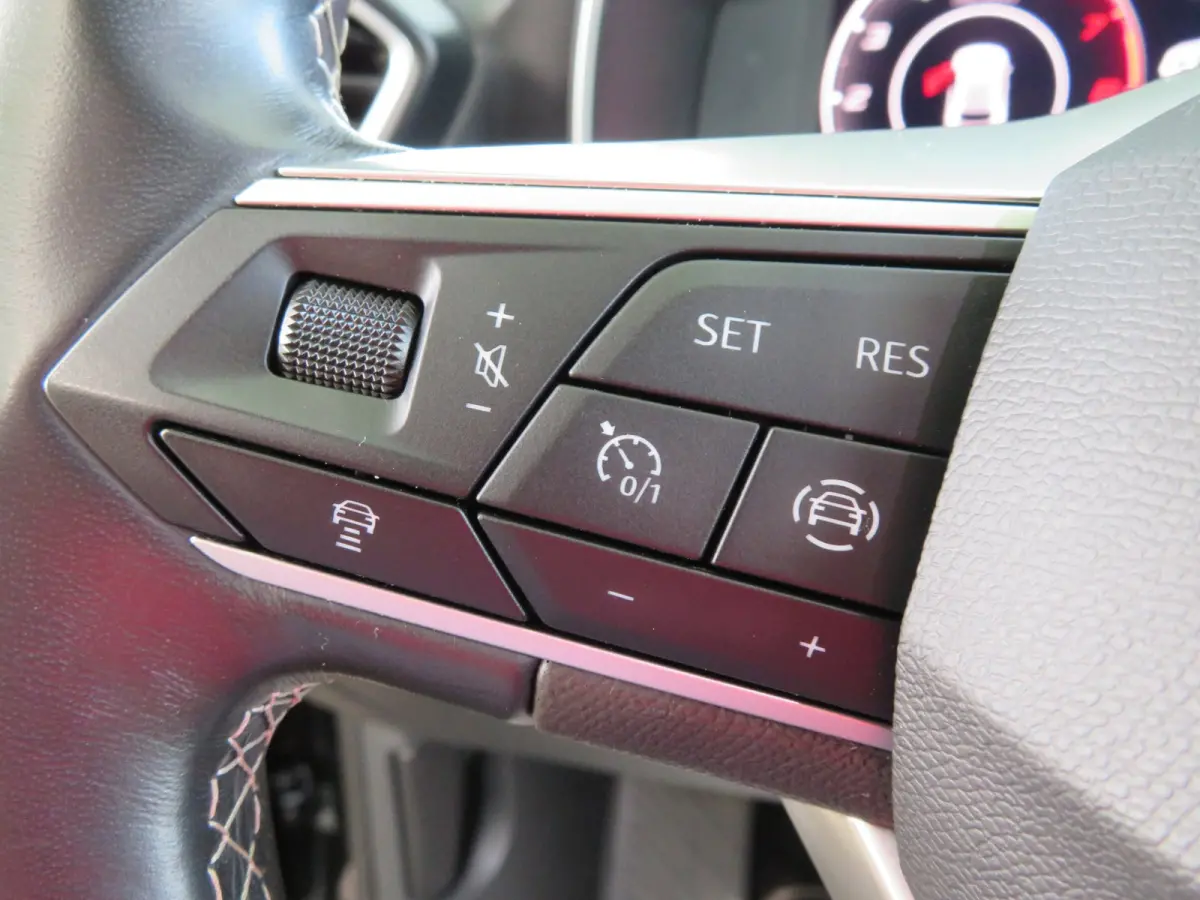 1.0 TSI 110pk Business Intense ADAPT CRUISE-CAMERA-1e EIG.-NL AUTO-