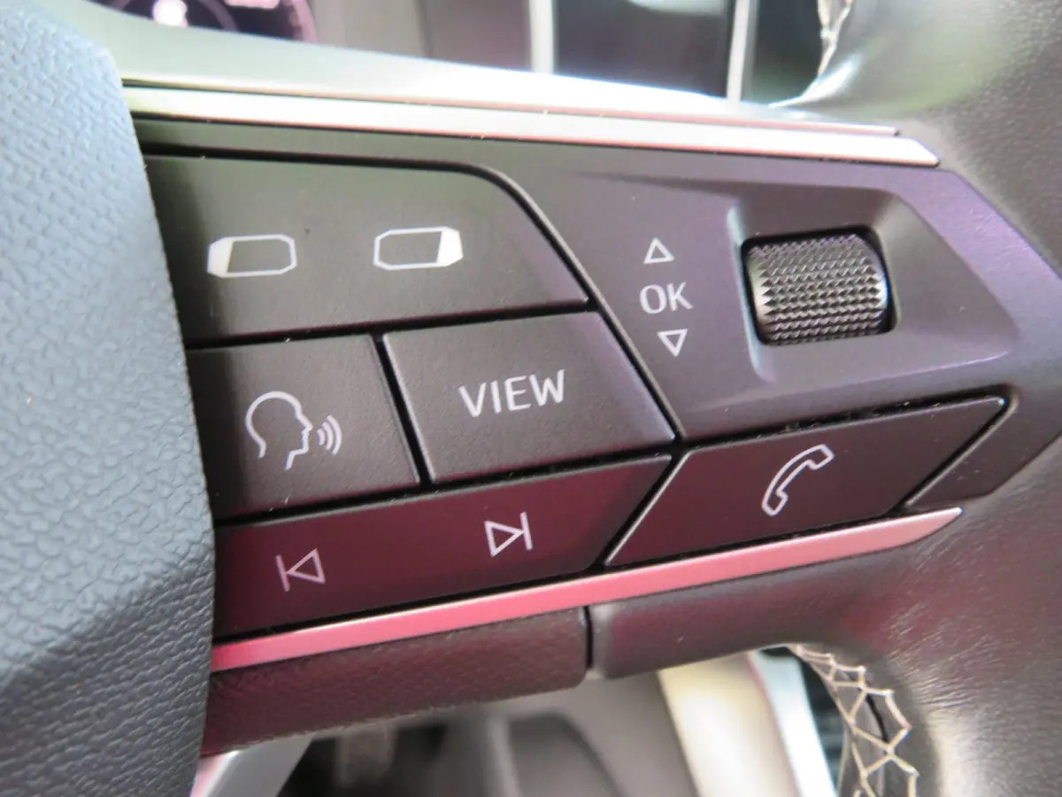 1.0 TSI 110pk Business Intense ADAPT CRUISE-CAMERA-1e EIG.-NL AUTO-