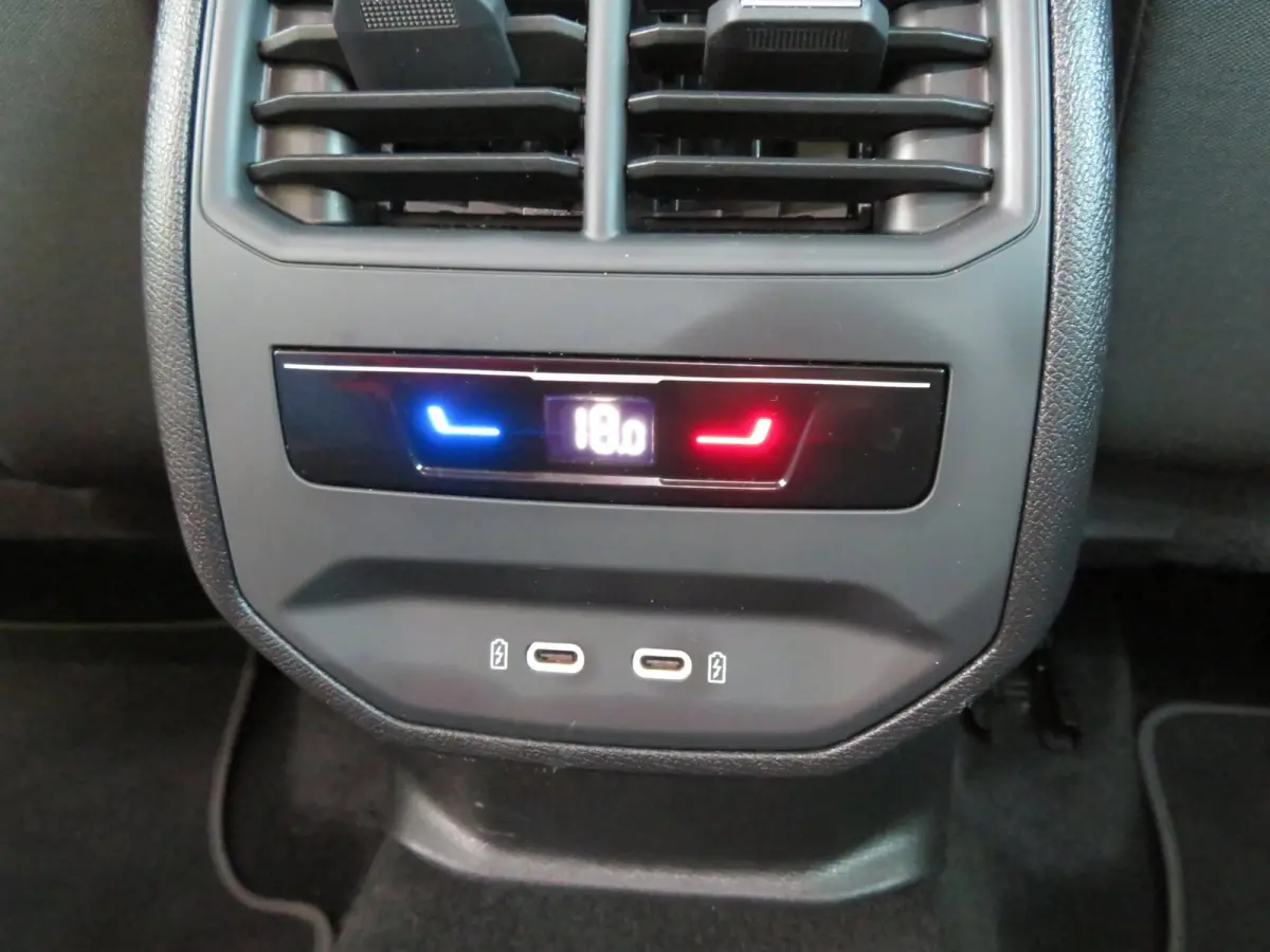 1.0 TSI 110pk Business Intense ADAPT CRUISE-CAMERA-1e EIG.-NL AUTO-