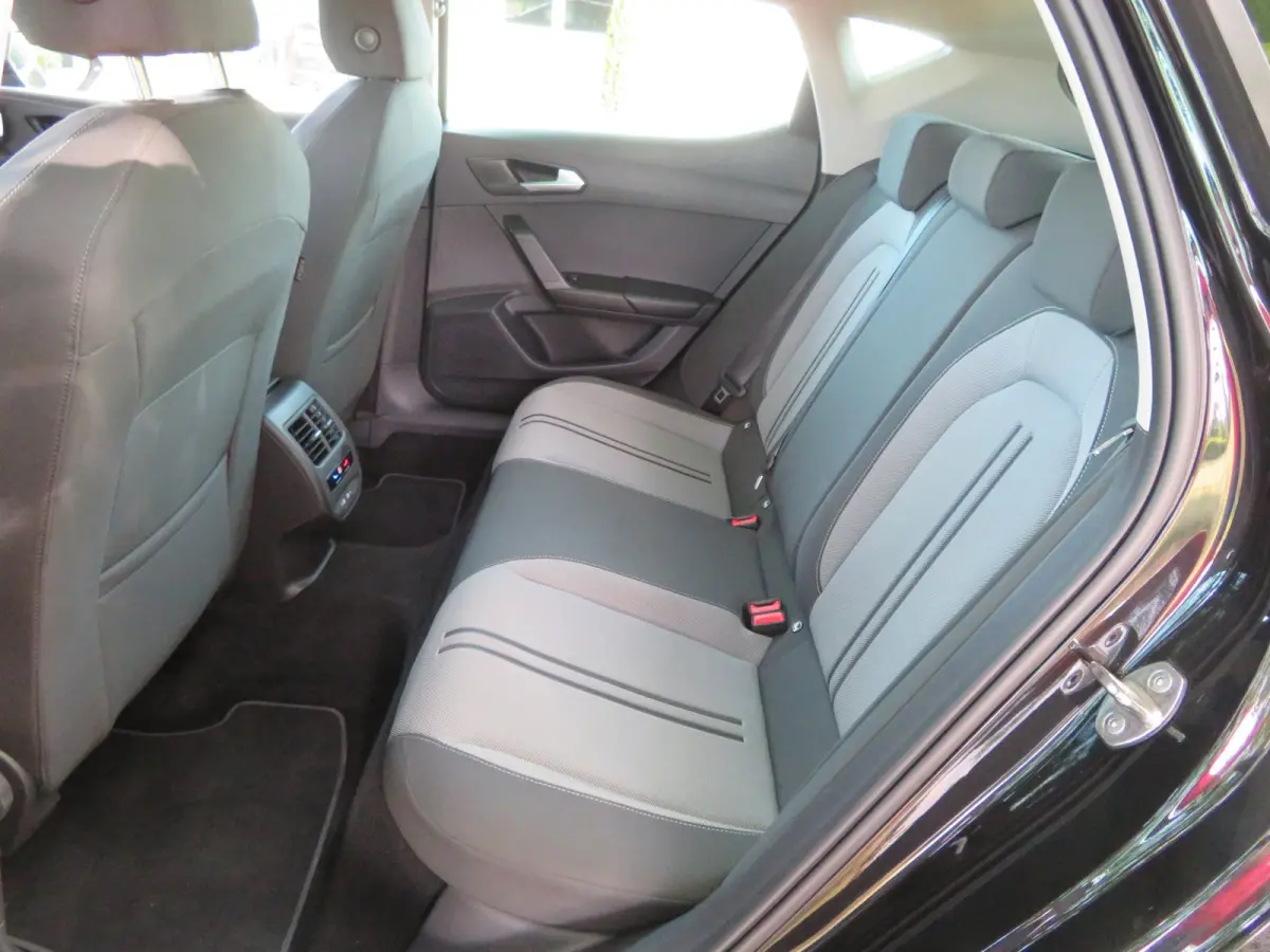 1.0 TSI 110pk Business Intense ADAPT CRUISE-CAMERA-1e EIG.-NL AUTO-