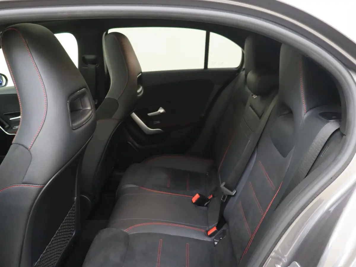 250 e Business Solution AMG / Panaromadak / Night-Pakket / Memory-Stoelen / 360Graden-Camera /