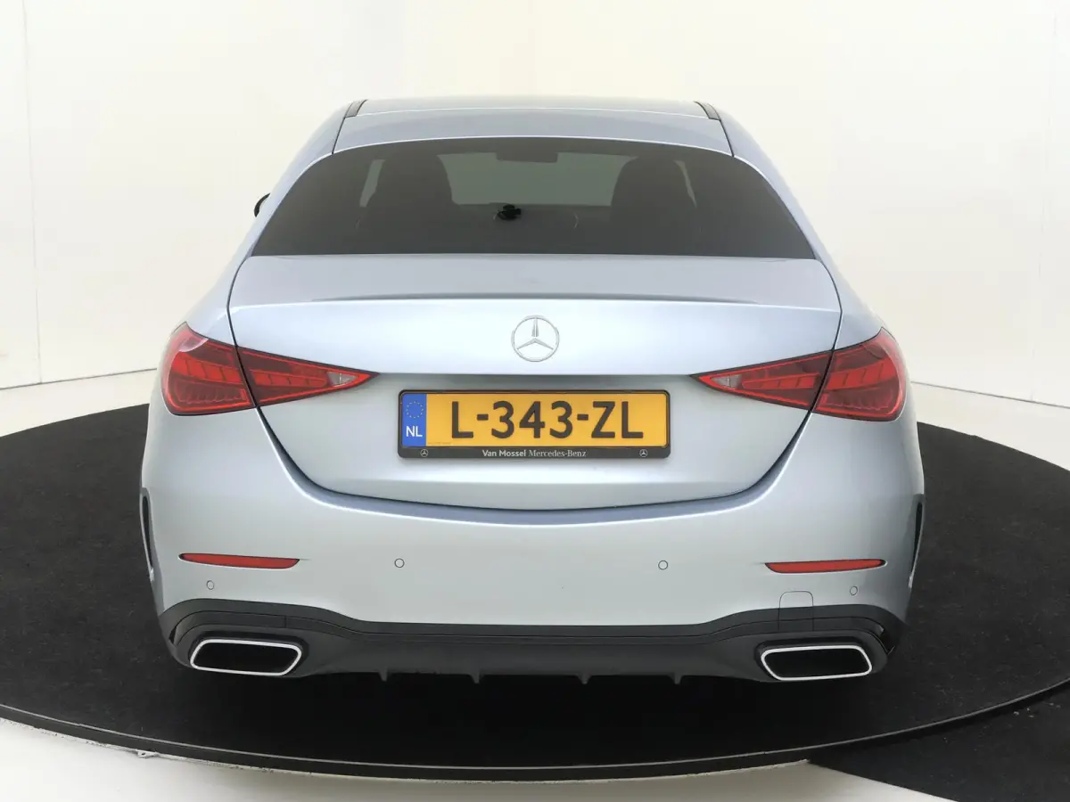 180 AMG Line / Achteruitrijcamera / Stoelverwarming / Night-Pakket / Multispaaks-Velgen /