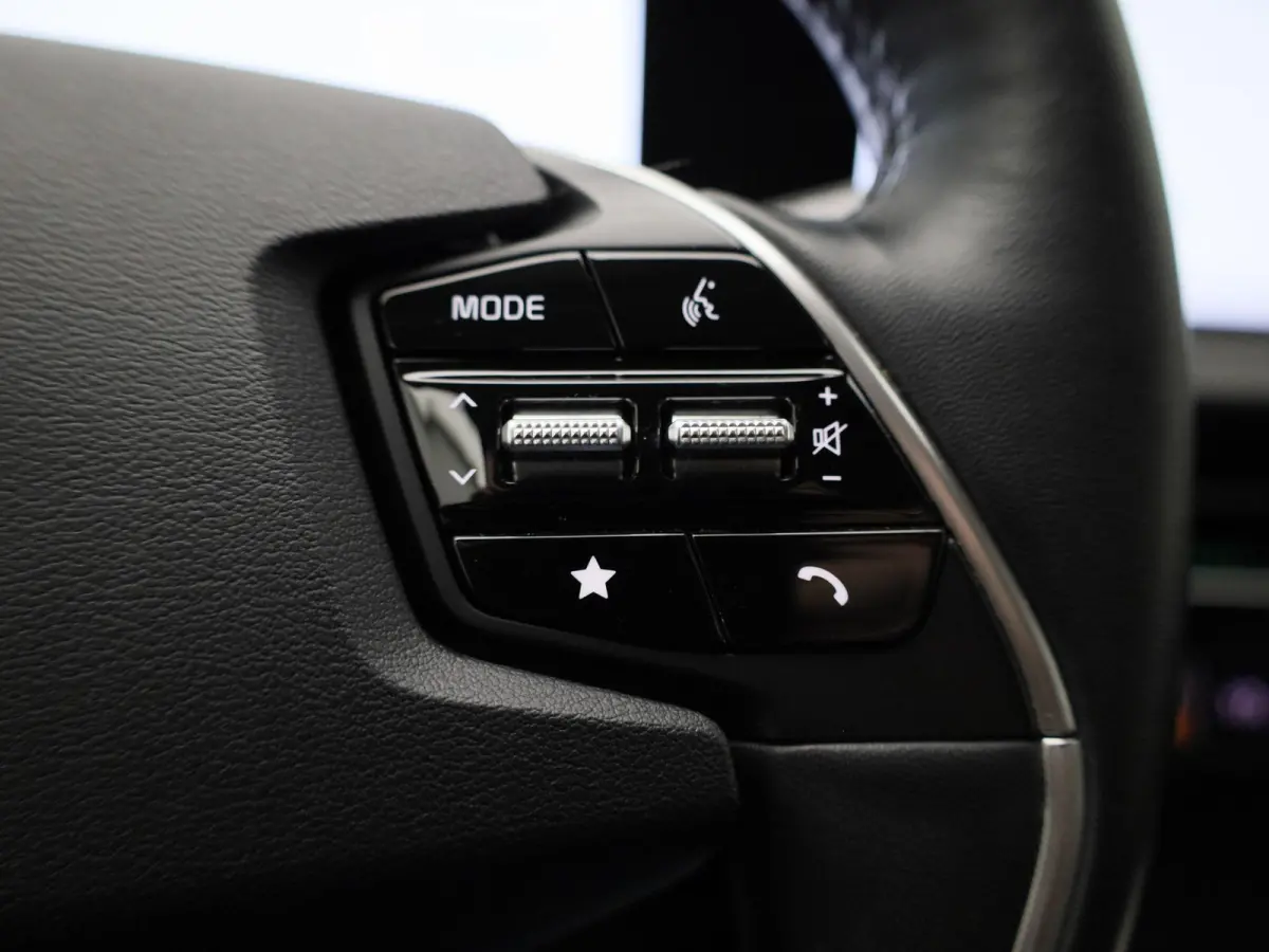 BEV 77,4 kWH Business Plus | Apple Carplay / Android Auto | Stoelverwarming | Stoelventilatie | Stuurverwarming | Achteruitrijcamera |
