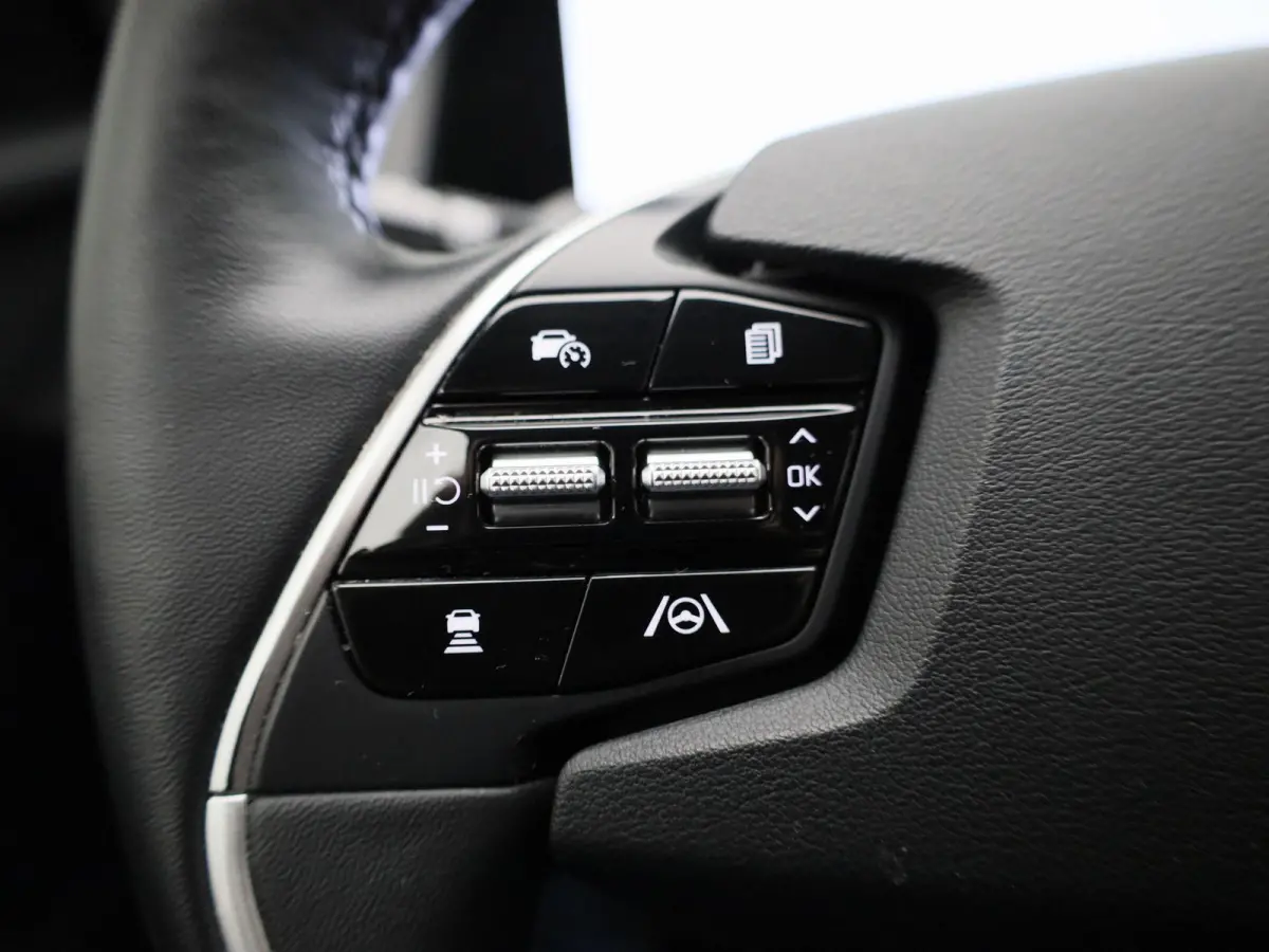 BEV 77,4 kWH Business Plus | Apple Carplay / Android Auto | Stoelverwarming | Stoelventilatie | Stuurverwarming | Achteruitrijcamera |