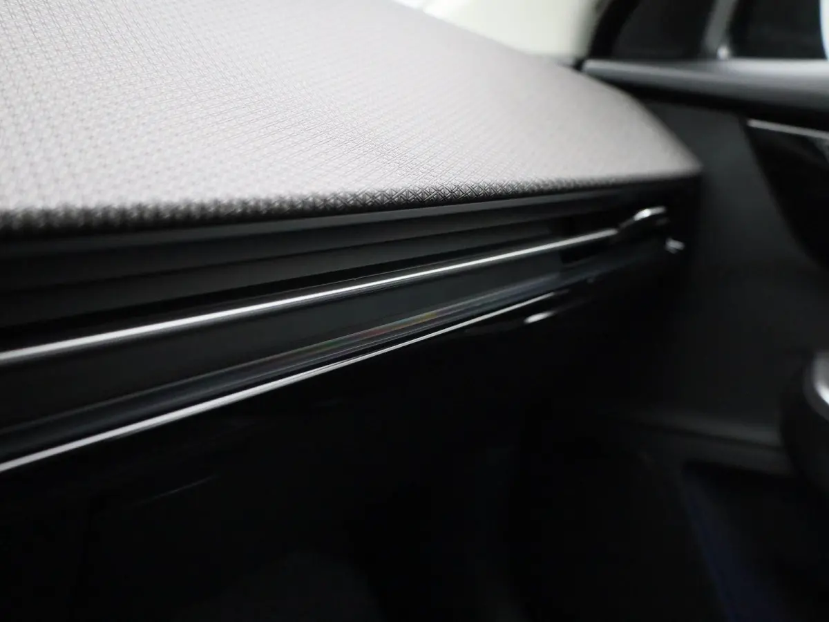BEV 77,4 kWH Business Plus | Apple Carplay / Android Auto | Stoelverwarming | Stoelventilatie | Stuurverwarming | Achteruitrijcamera |