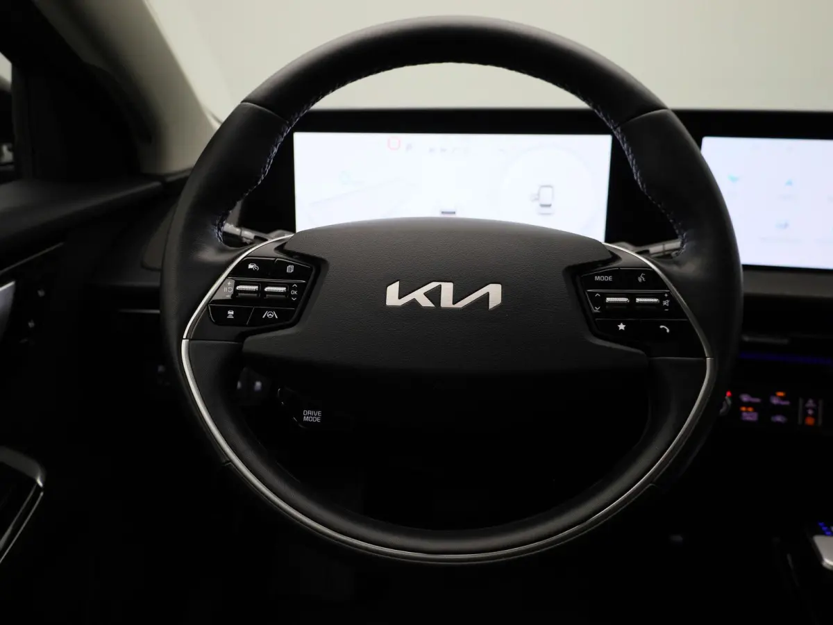 BEV 77,4 kWH Business Plus | Apple Carplay / Android Auto | Stoelverwarming | Stoelventilatie | Stuurverwarming | Achteruitrijcamera |