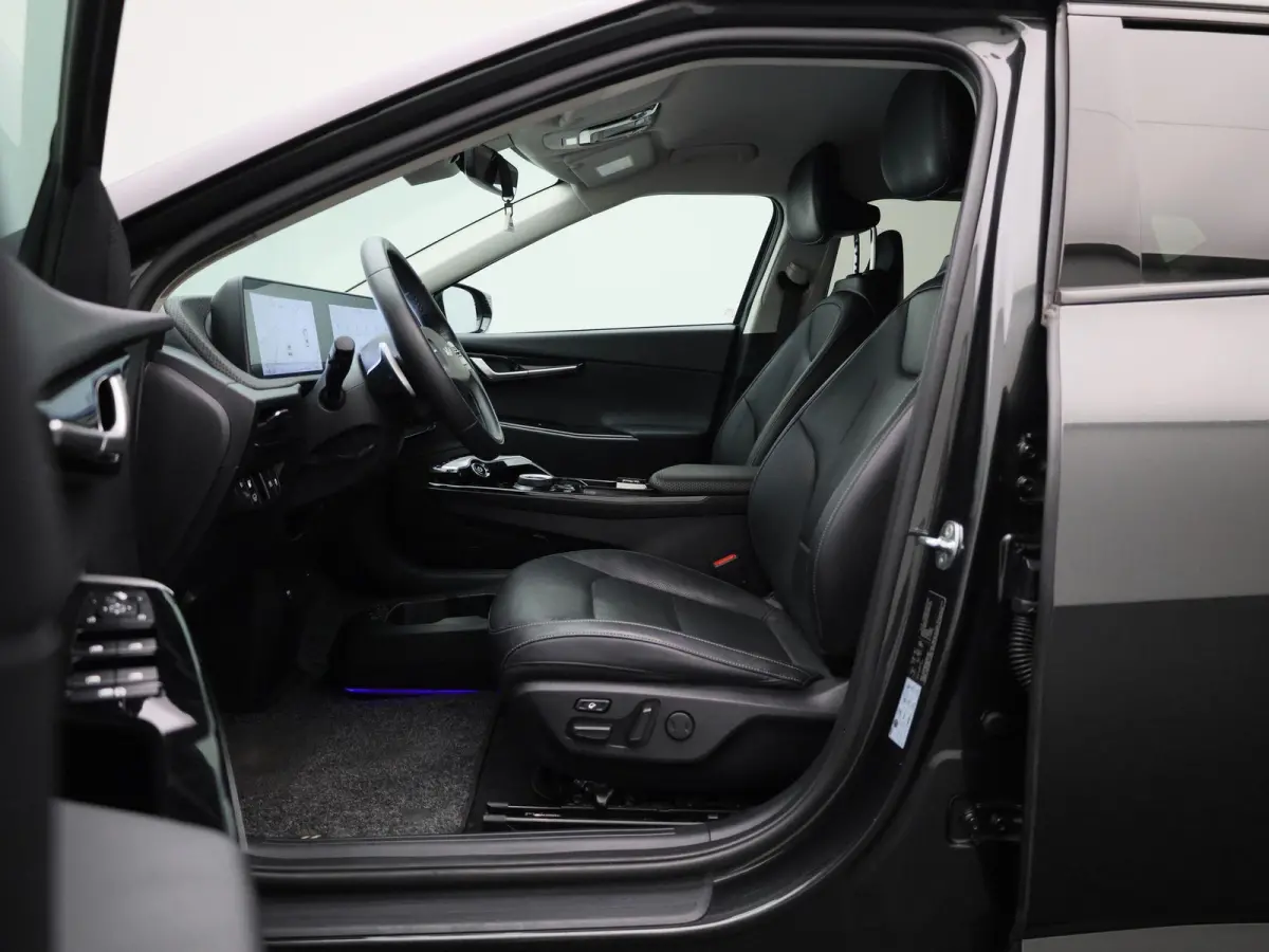 BEV 77,4 kWH Business Plus | Apple Carplay / Android Auto | Stoelverwarming | Stoelventilatie | Stuurverwarming | Achteruitrijcamera |