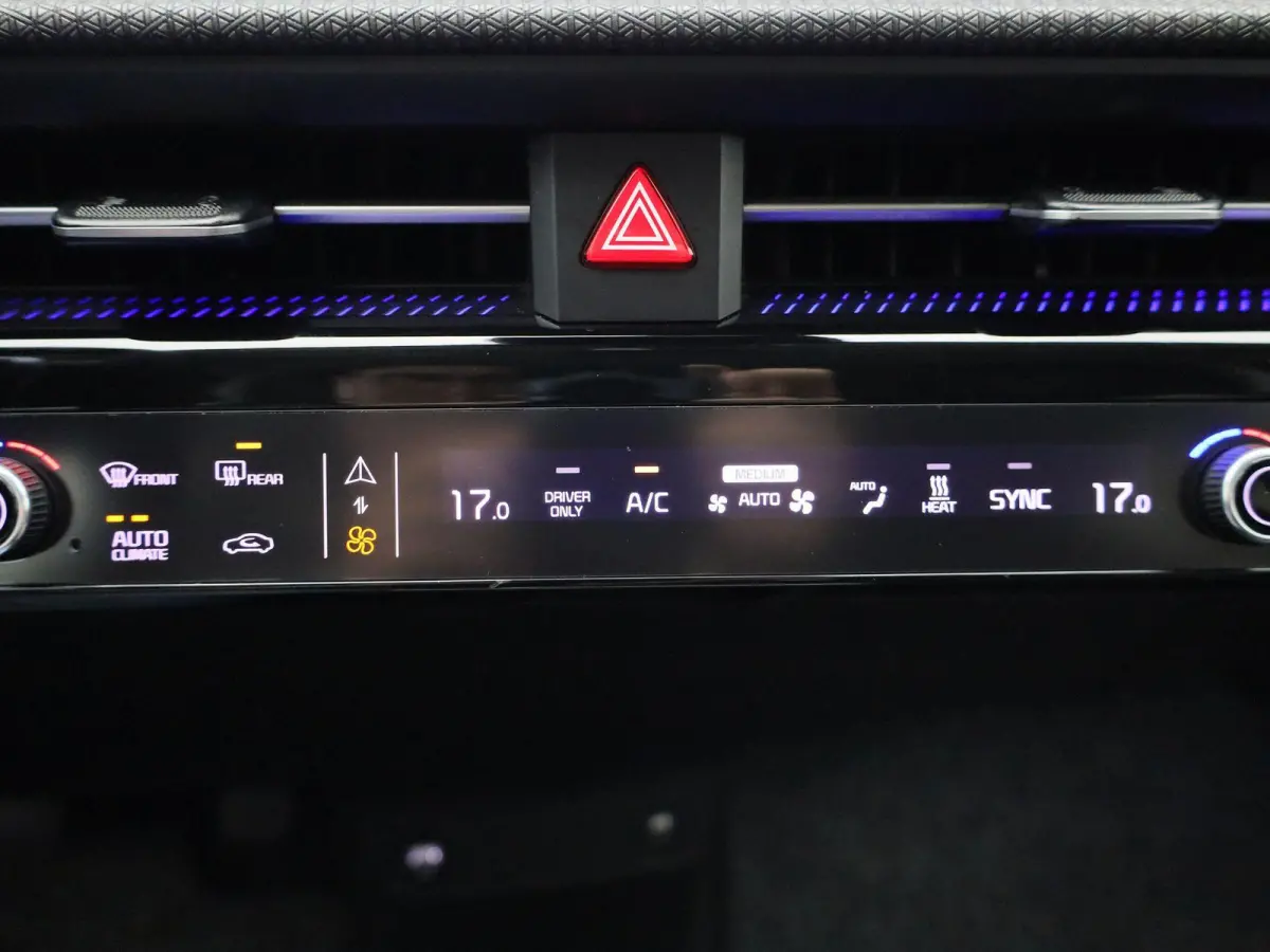 BEV 77,4 kWH Business Plus | Apple Carplay / Android Auto | Stoelverwarming | Stoelventilatie | Stuurverwarming | Achteruitrijcamera |