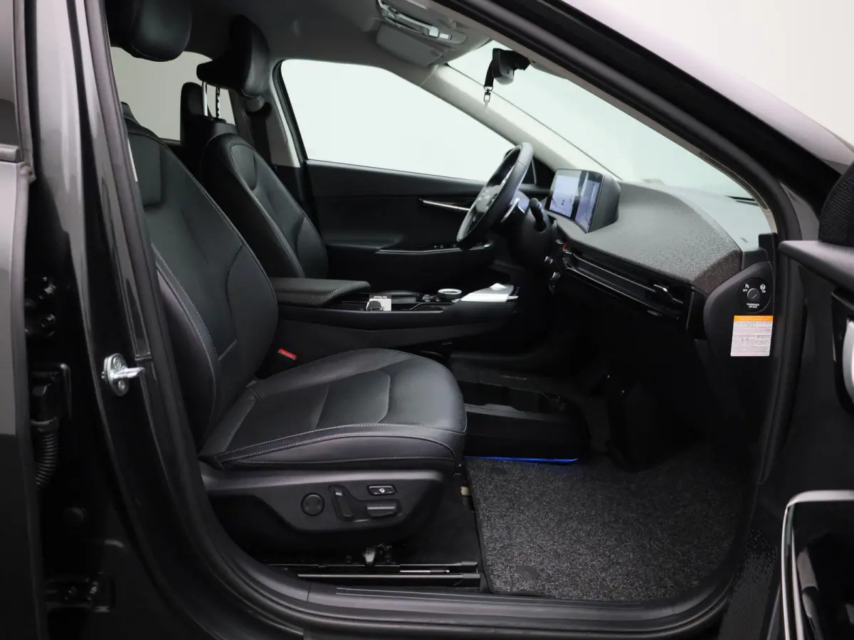 BEV 77,4 kWH Business Plus | Apple Carplay / Android Auto | Stoelverwarming | Stoelventilatie | Stuurverwarming | Achteruitrijcamera |