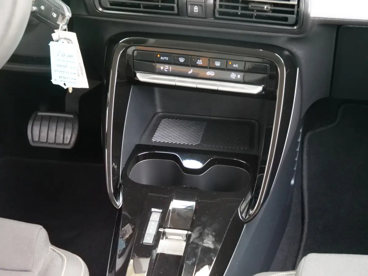 1.2 Hybrid 145pk Plus Automaat Apple Carplay / LED / Camera