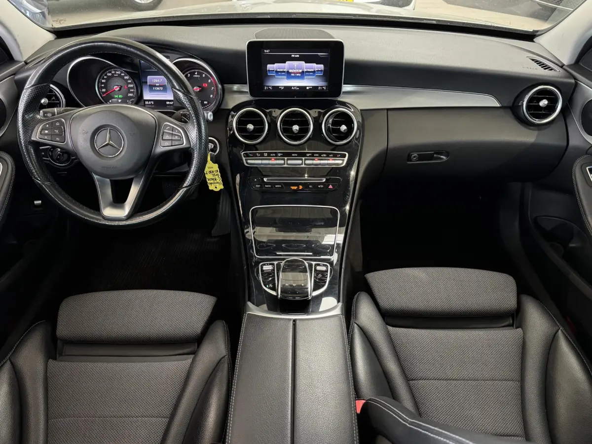 C180 Prestige Automaat | Nieuwe APK! | Navigatie | LED Verlichting | Dode Hoek Detectie | Panorama schuif/Kanteldak, Elektrisch | Stoelverwarming | PDC | Automatische Airco | 17"Lmv | Halfle