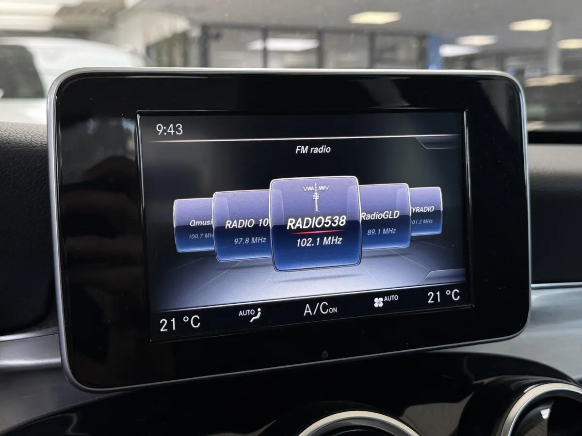 C180 Prestige Automaat | Nieuwe APK! | Navigatie | LED Verlichting | Dode Hoek Detectie | Panorama schuif/Kanteldak, Elektrisch | Stoelverwarming | PDC | Automatische Airco | 17"Lmv | Halfle