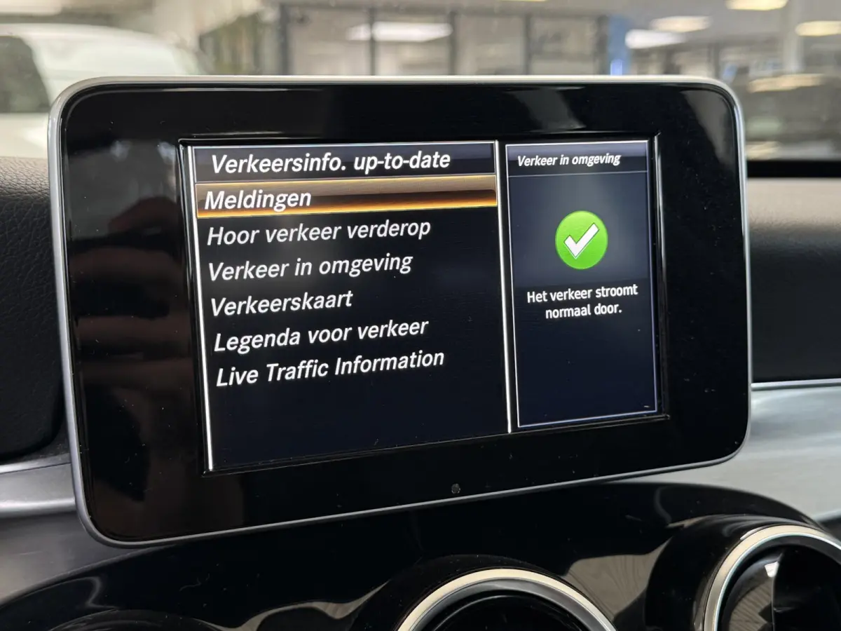 C180 Prestige Automaat | Nieuwe APK! | Navigatie | LED Verlichting | Dode Hoek Detectie | Panorama schuif/Kanteldak, Elektrisch | Stoelverwarming | PDC | Automatische Airco | 17"Lmv | Halfle