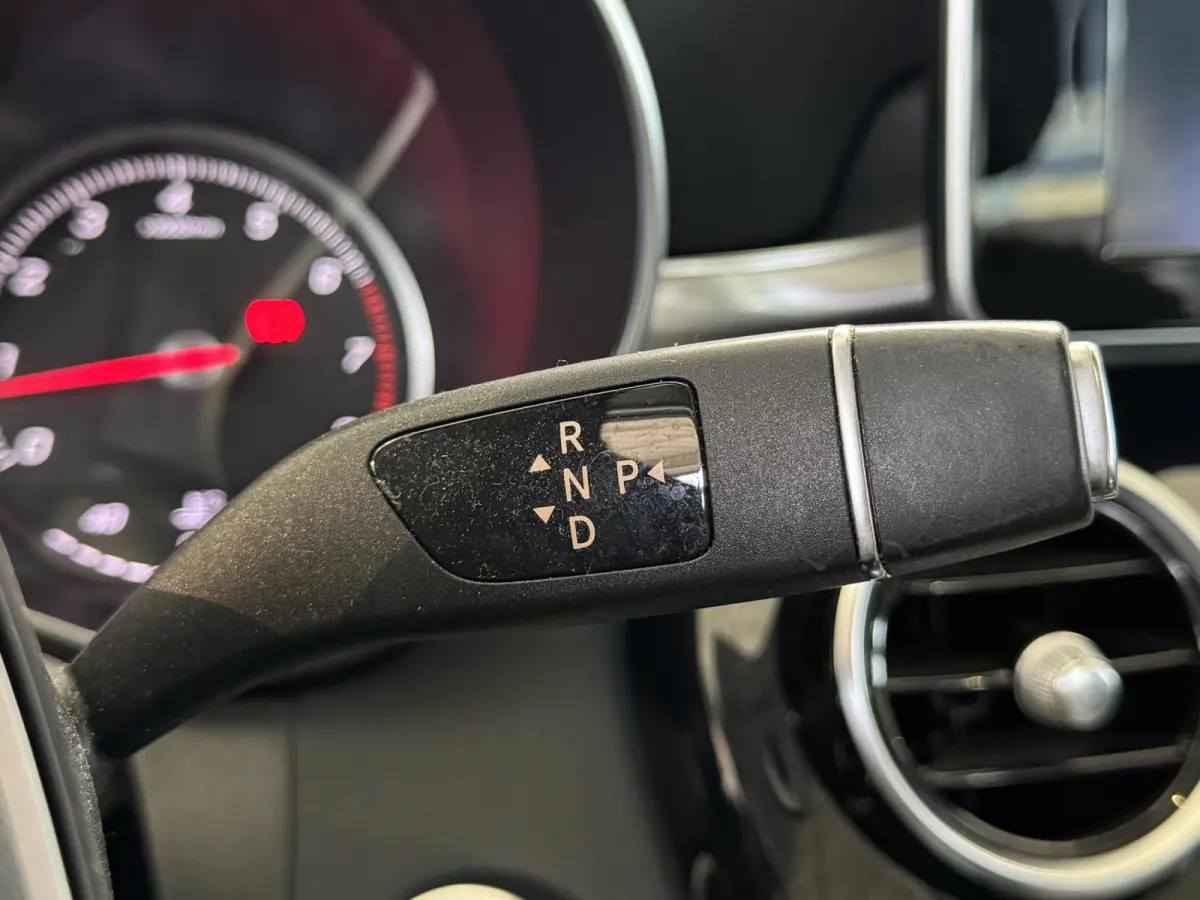 C180 Prestige Automaat | Nieuwe APK! | Navigatie | LED Verlichting | Dode Hoek Detectie | Panorama schuif/Kanteldak, Elektrisch | Stoelverwarming | PDC | Automatische Airco | 17"Lmv | Halfle