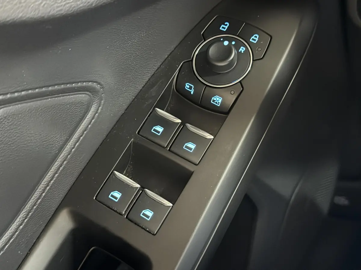 1.0 EcoBoost MildHybrid ST Line | ACC | Camera | Navi | Carplay | Clima | PDC voor + achter | Lm velgen | ( Vestiging - Vianen, 0347-371248 )