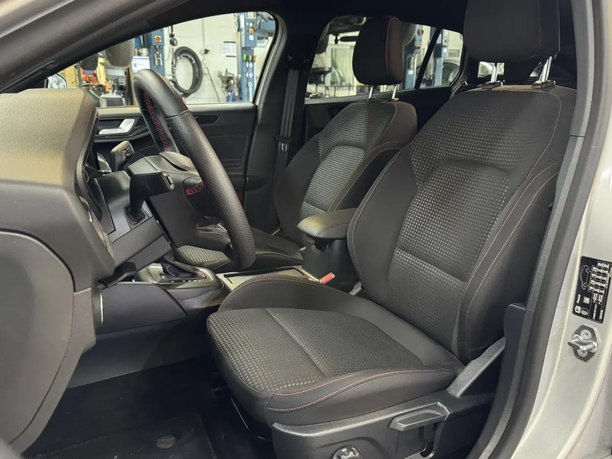 1.0 EcoBoost MildHybrid ST Line | ACC | Camera | Navi | Carplay | Clima | PDC voor + achter | Lm velgen | ( Vestiging - Vianen, 0347-371248 )