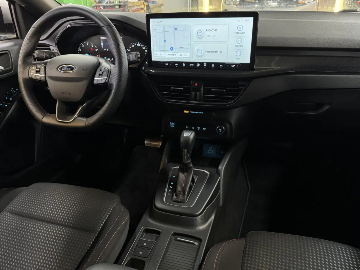 1.0 EcoBoost MildHybrid ST Line | ACC | Camera | Navi | Carplay | Clima | PDC voor + achter | Lm velgen | ( Vestiging - Vianen, 0347-371248 )