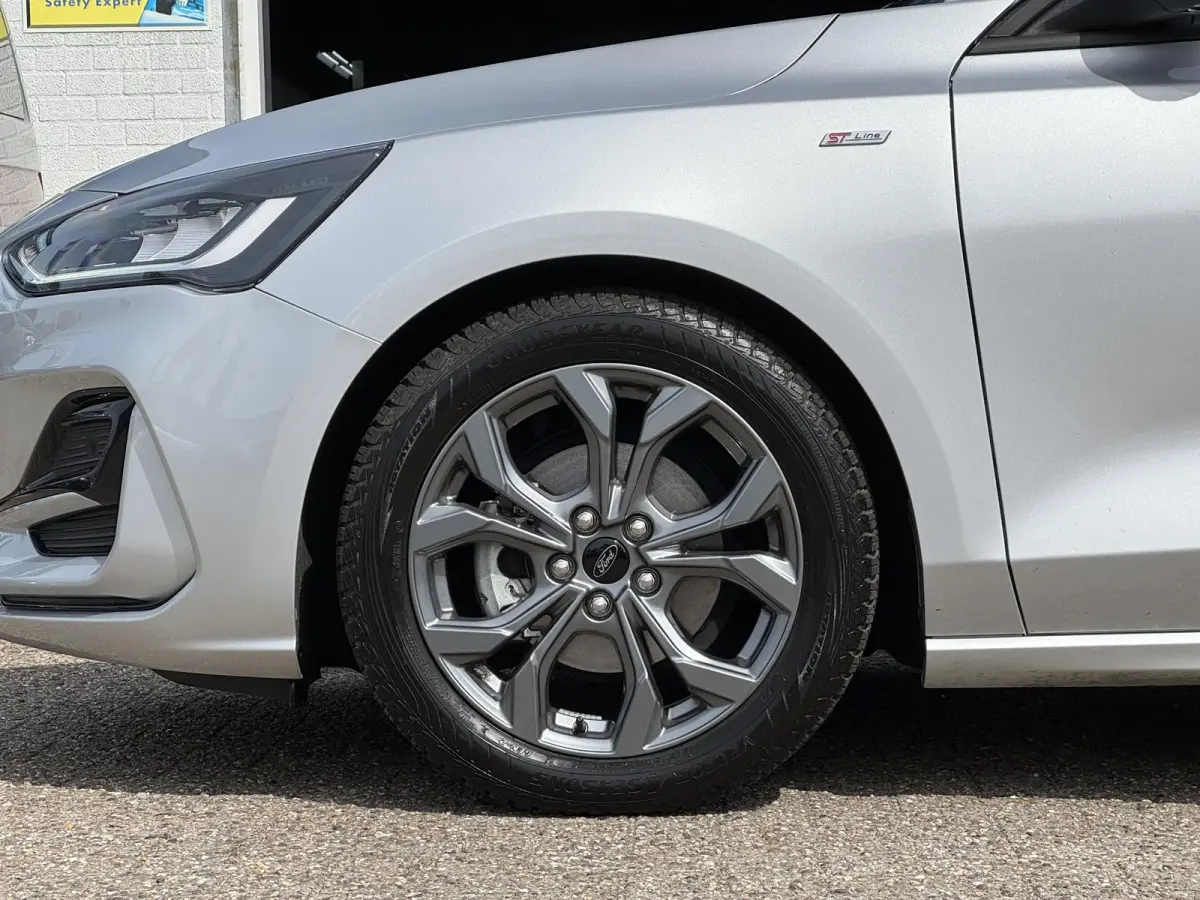 1.0 EcoBoost MildHybrid ST Line | ACC | Camera | Navi | Carplay | Clima | PDC voor + achter | Lm velgen | ( Vestiging - Vianen, 0347-371248 )
