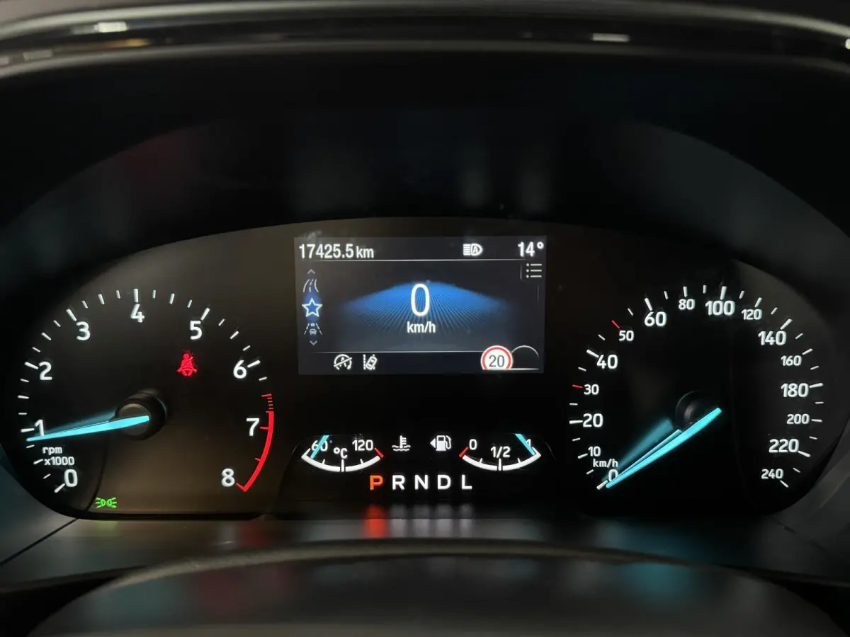 1.0 EcoBoost MildHybrid ST Line | ACC | Camera | Navi | Carplay | Clima | PDC voor + achter | Lm velgen | ( Vestiging - Vianen, 0347-371248 )