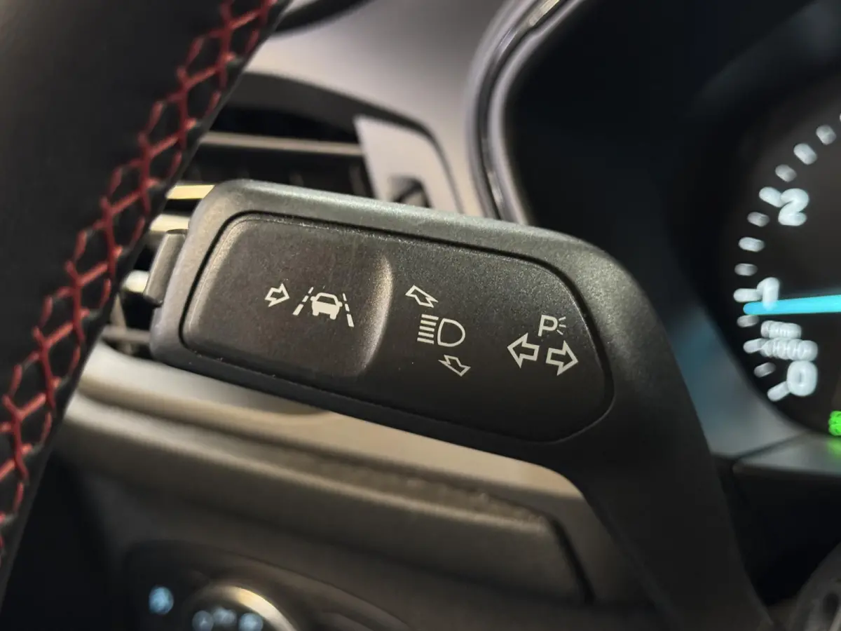 1.0 EcoBoost MildHybrid ST Line | ACC | Camera | Navi | Carplay | Clima | PDC voor + achter | Lm velgen | ( Vestiging - Vianen, 0347-371248 )