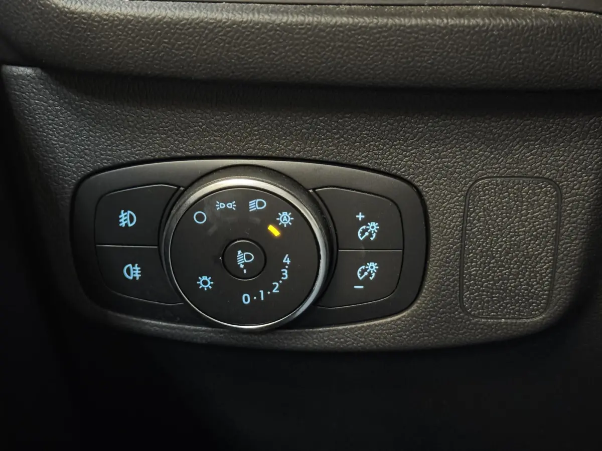 1.0 EcoBoost MildHybrid ST Line | ACC | Camera | Navi | Carplay | Clima | PDC voor + achter | Lm velgen | ( Vestiging - Vianen, 0347-371248 )