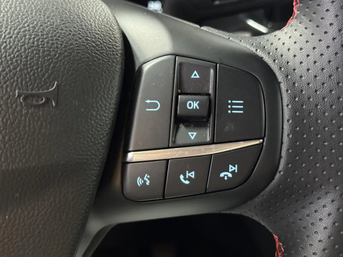 1.0 EcoBoost MildHybrid ST Line | ACC | Camera | Navi | Carplay | Clima | PDC voor + achter | Lm velgen | ( Vestiging - Vianen, 0347-371248 )