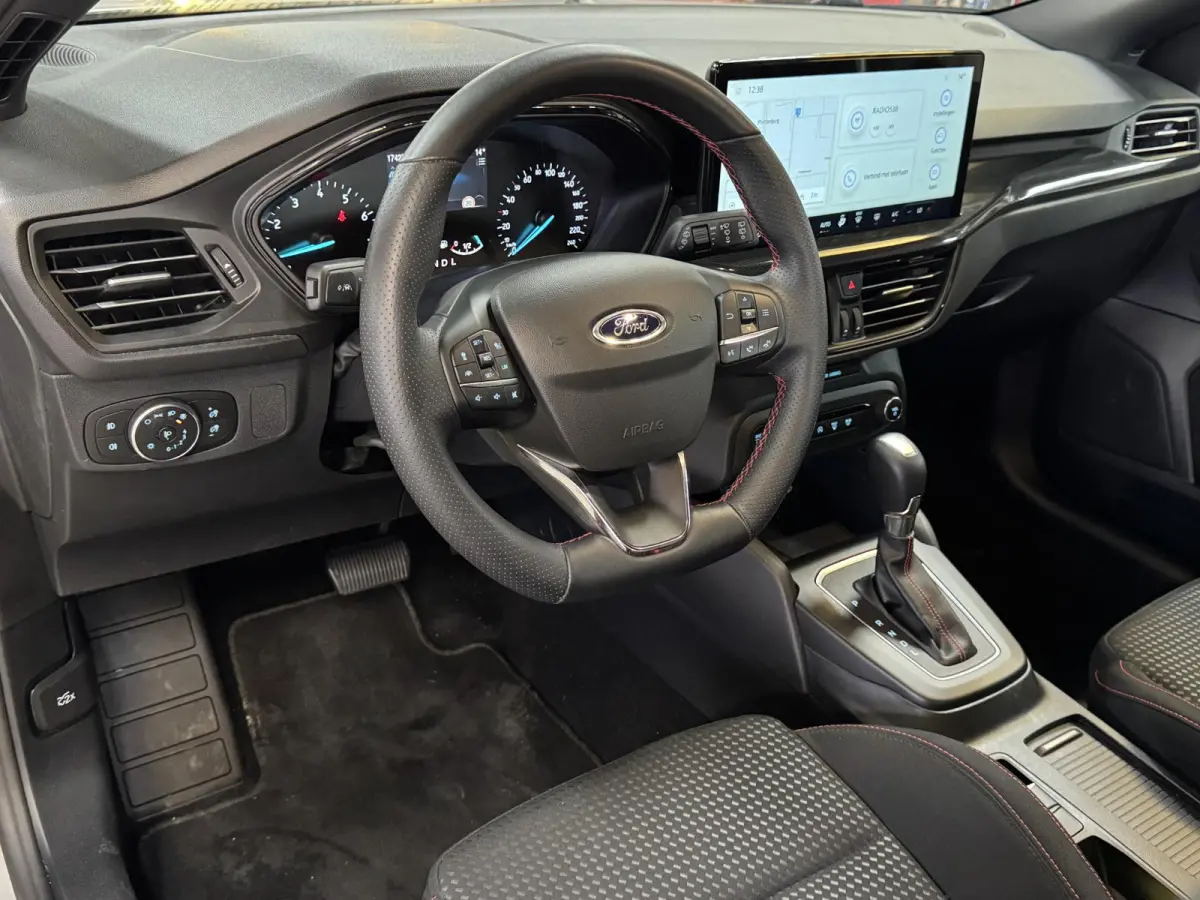 1.0 EcoBoost MildHybrid ST Line | ACC | Camera | Navi | Carplay | Clima | PDC voor + achter | Lm velgen | ( Vestiging - Vianen, 0347-371248 )