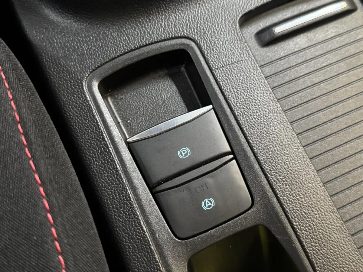 1.0 EcoBoost MildHybrid ST Line | ACC | Camera | Navi | Carplay | Clima | PDC voor + achter | Lm velgen | ( Vestiging - Vianen, 0347-371248 )