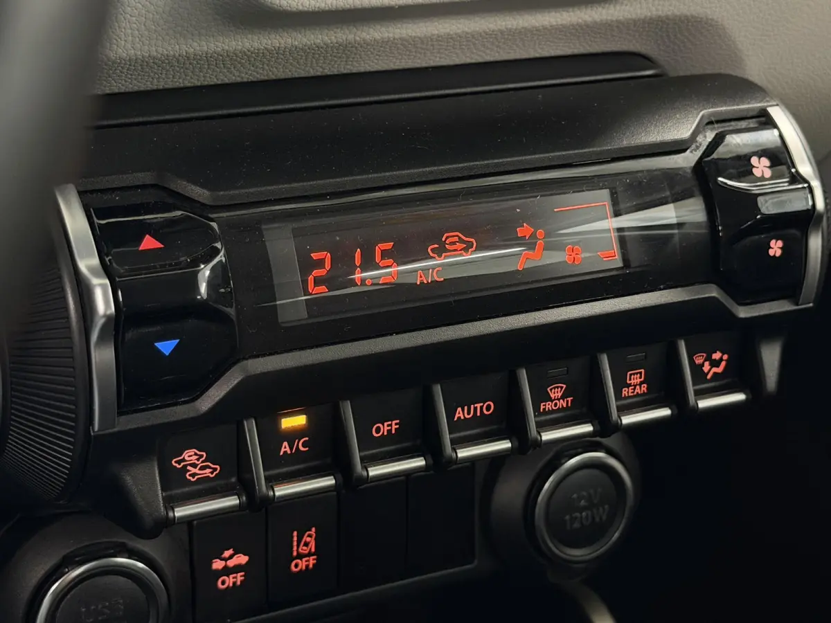 1.2 Smart Hybride Stijl Intro | Cruise | Navi | Carplay | Clima | Camera | Stoelverw. ( Hofplein Vianen- Tel 0347-371248 )