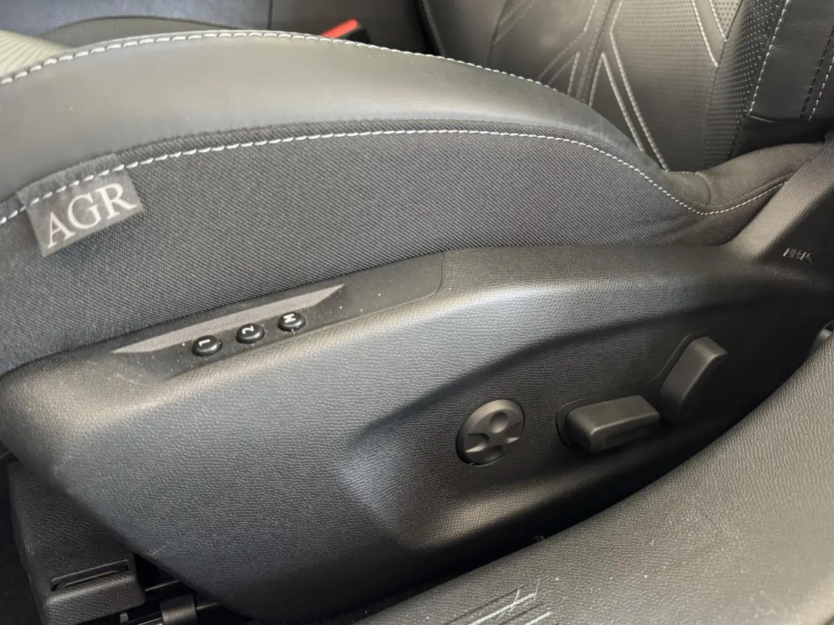 1.2 Turbo Ultimate | Panodak|  Navigatie | Airco-Ecc | Camera |Carplay | Stoelen-pakket |  | Dodehoek detectie | LM velgen | ( Vestiging - Vianen )