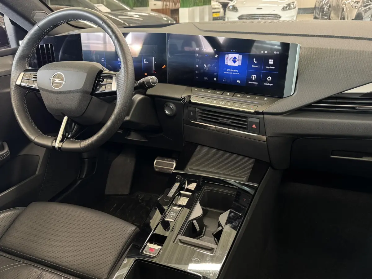 1.2 Turbo Ultimate | Panodak|  Navigatie | Airco-Ecc | Camera |Carplay | Stoelen-pakket |  | Dodehoek detectie | LM velgen | ( Vestiging - Vianen )