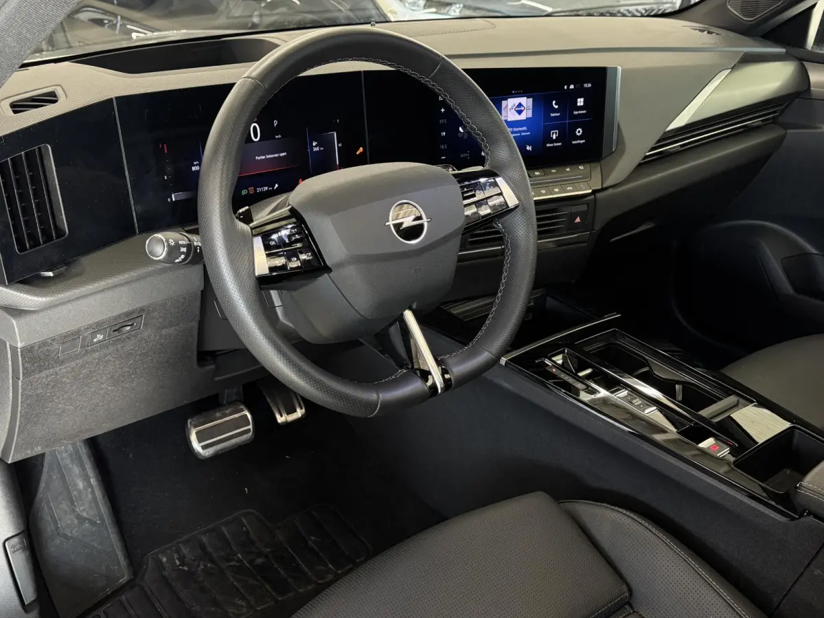 1.2 Turbo Ultimate | Panodak|  Navigatie | Airco-Ecc | Camera |Carplay | Stoelen-pakket |  | Dodehoek detectie | LM velgen | ( Vestiging - Vianen )