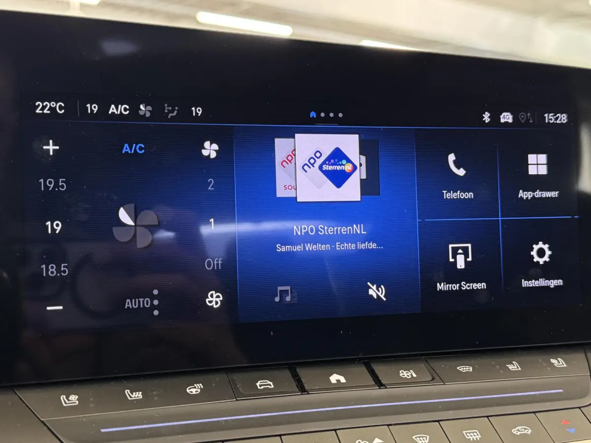 1.2 Turbo Ultimate | Panodak|  Navigatie | Airco-Ecc | Camera |Carplay | Stoelen-pakket |  | Dodehoek detectie | LM velgen | ( Vestiging - Vianen )