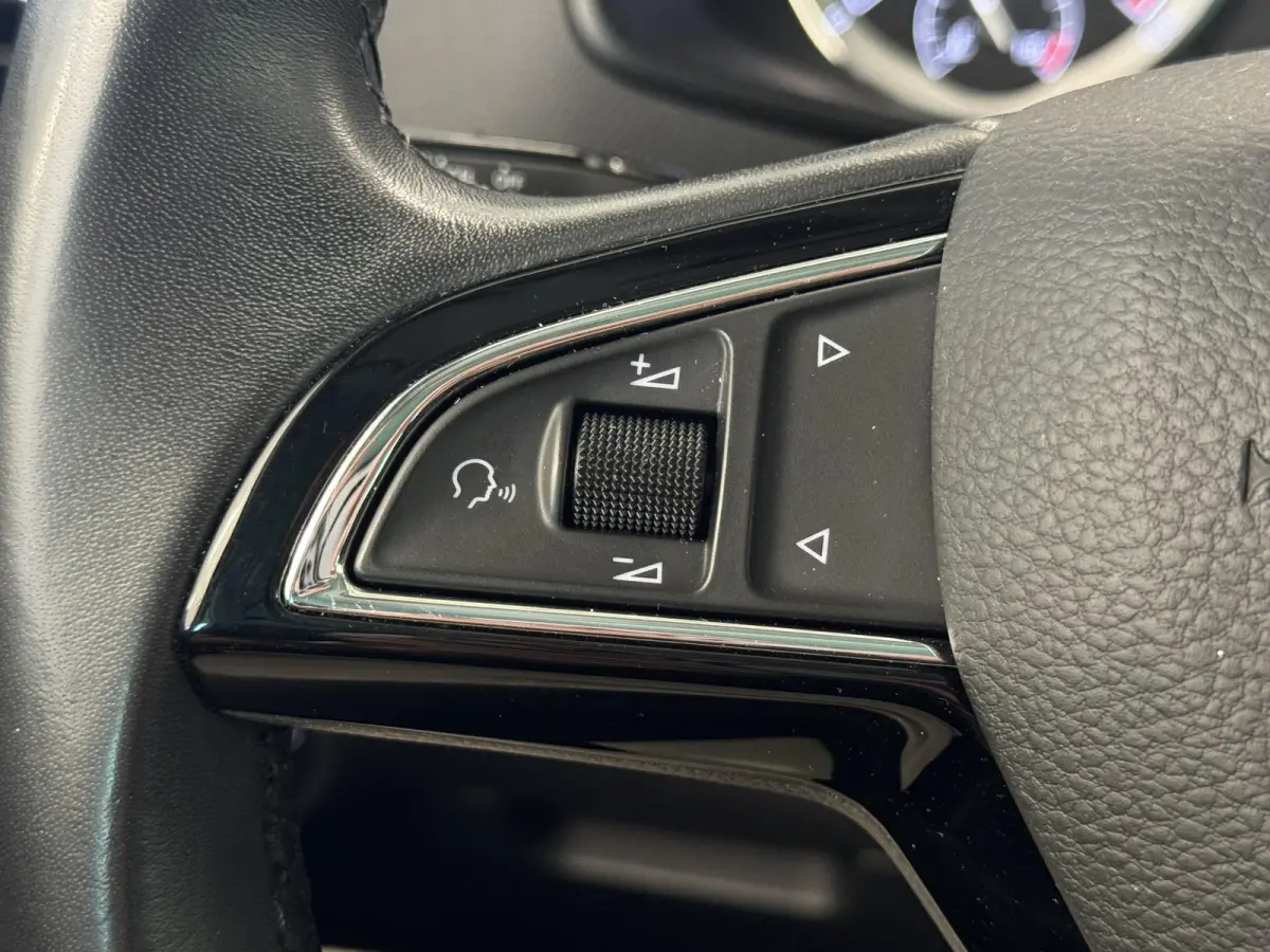 1.0 TSI Ambition | Automaat | Camera | Navi | Cruise | Clima | Elektrische achterklep | ( Vestiging - Nieuwegein )